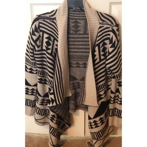 Brand New- Black and beige sweater